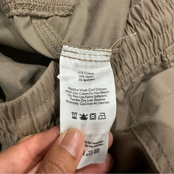 NWT Eddie Bauer Utility Cargo Hiking Slighty Curvy Regular Pants Women’s Size 12 - Picture 11 of 12